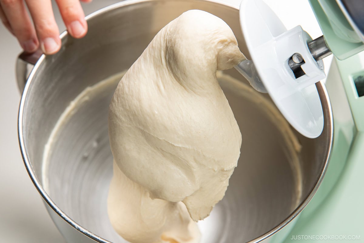 Knead the dough in the stand mixer.