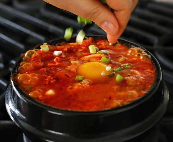 sundubu-jjigae (순두부찌개: Korean spicy soft tofu stew)