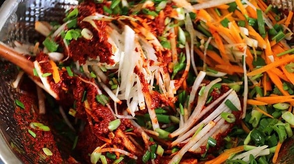 kimchi paste (김치속)