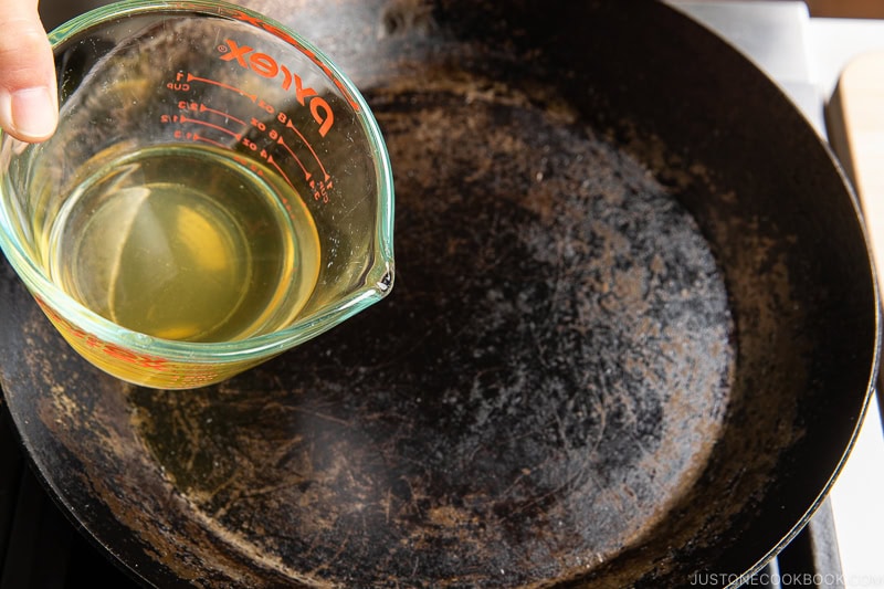 Add the dashi to a pan.