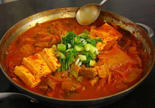 Kimchi stew (kimchijjigae: 김치찌개)