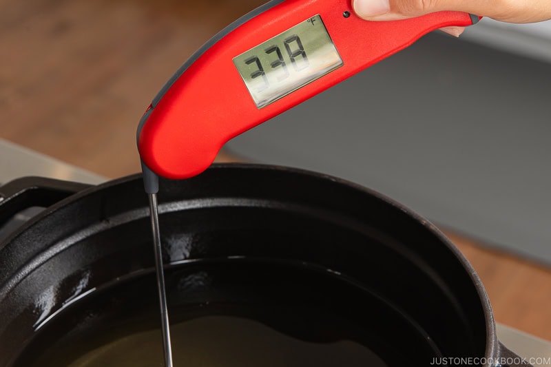 Add the oil to a deep pot and heat on medium until it reaches 340ºF (170ºC).