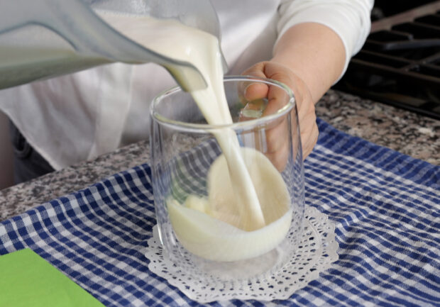 Pouring soymilk