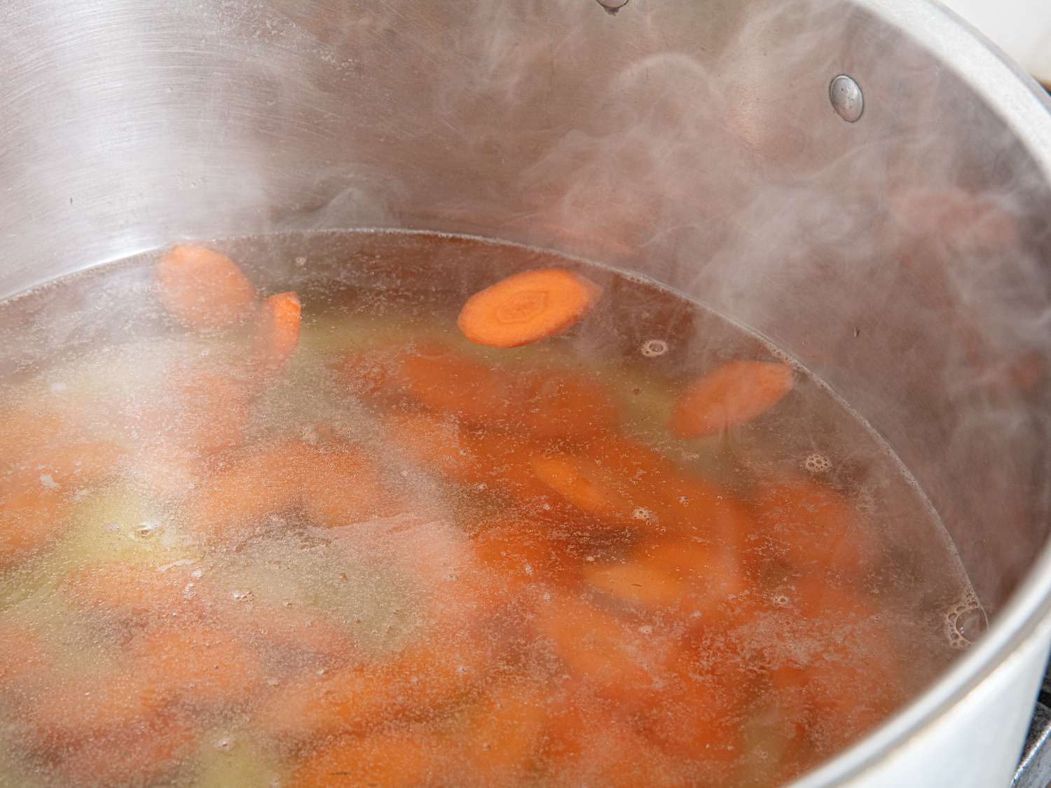 Carrots boiling