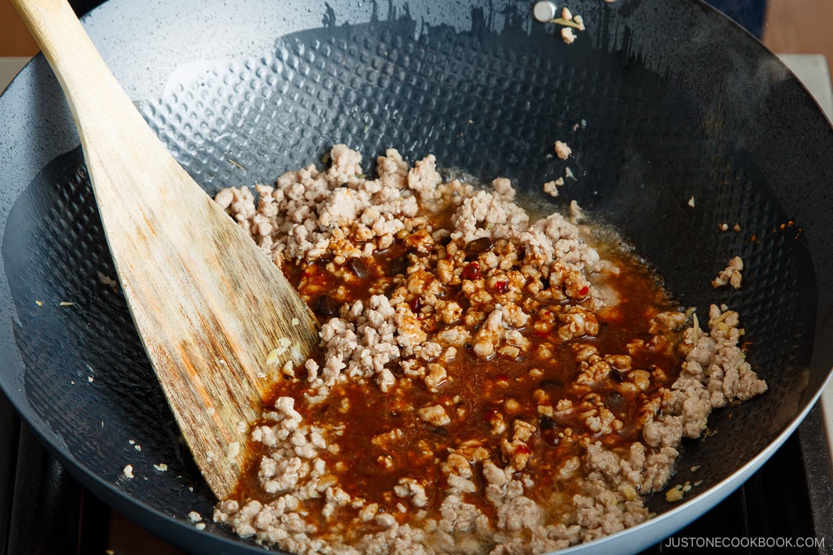 Add the sauce to the ground meat.