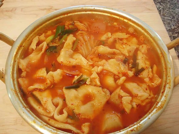 spicy kimchi sujebi