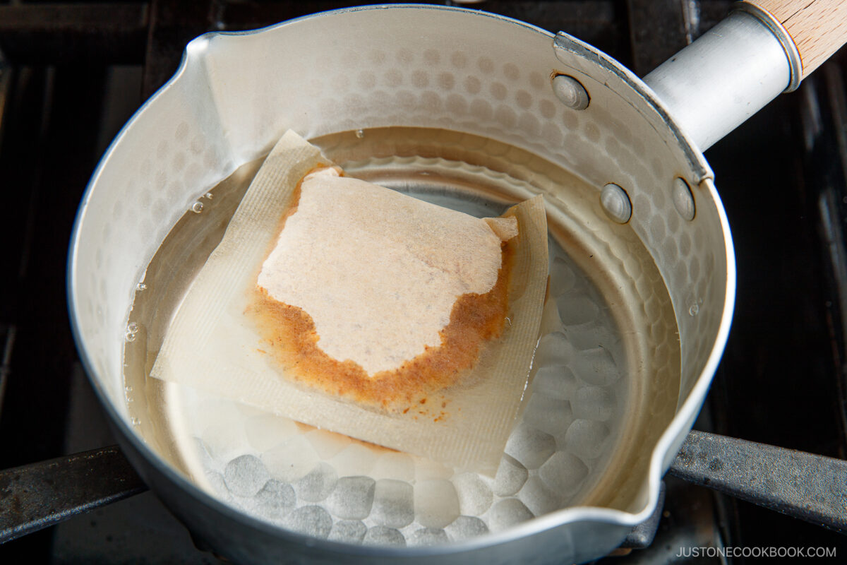 Add the dashi packet to water.