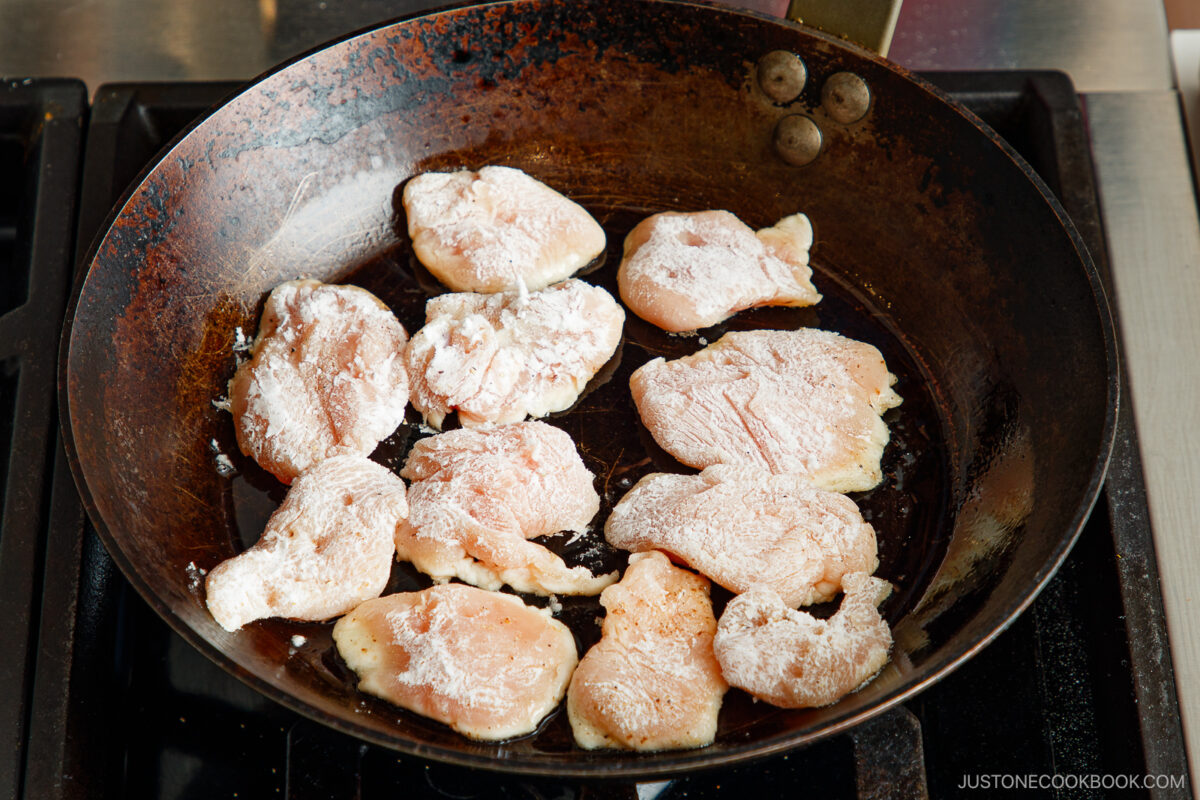 Cook the chicken in the pan.