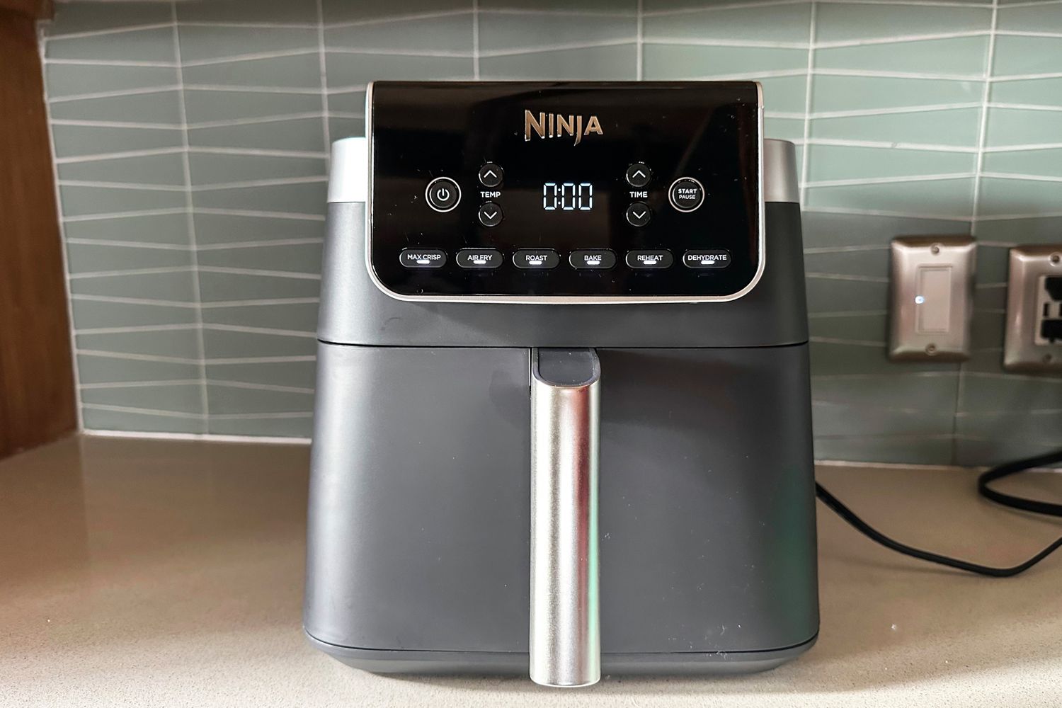 Ninja Air Fryer Pro XL 6in1 on a kitchen counter